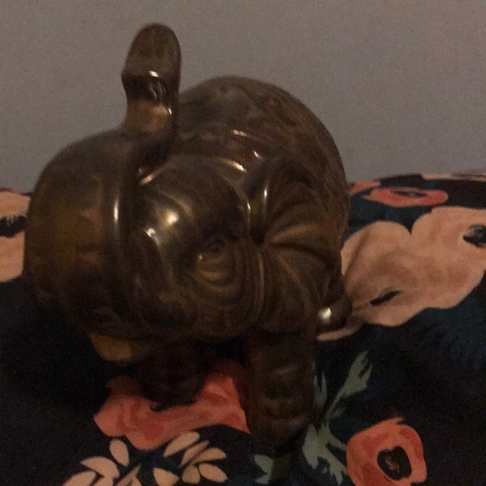 Elephant figure